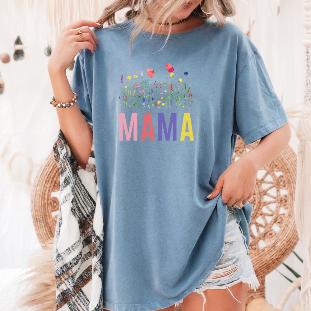 Mama in Bloom T-Shirt: Beautiful Wildflower Print