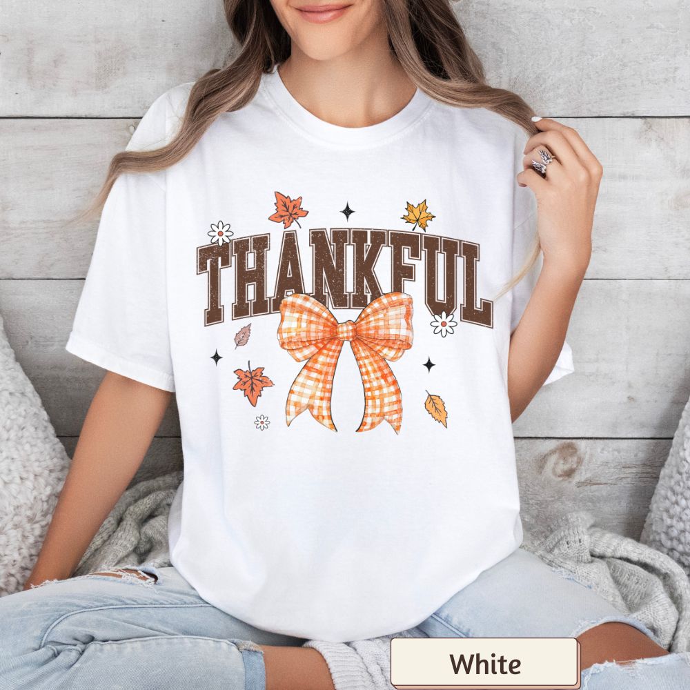 Women's T-Shirt – Thankful Coquette Fall Pumpkin Spice Retro Autumn Vibes