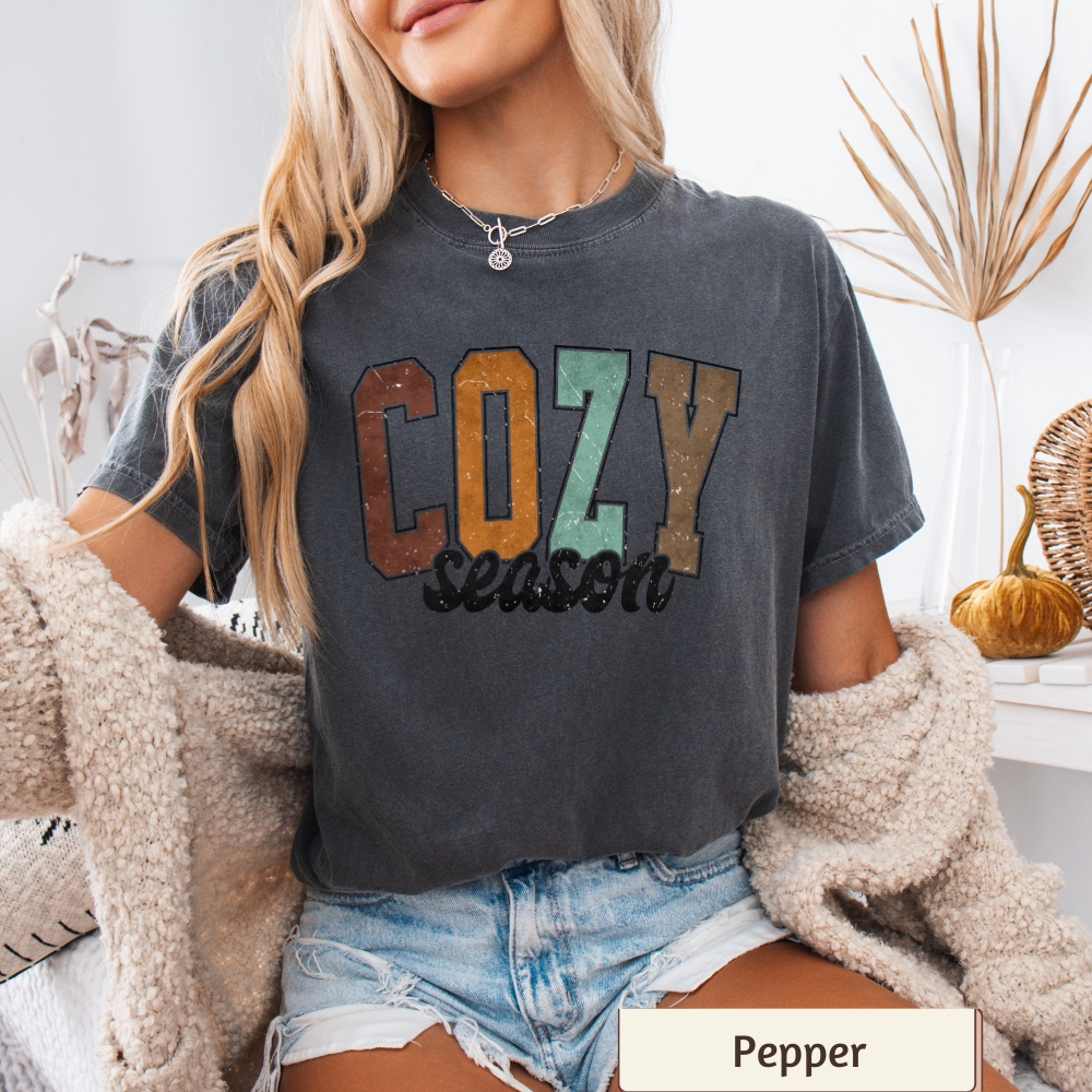 Women's Comfort Colors 'Cozy Season' Fall Graphic T-Shirt – Autumn Vibes