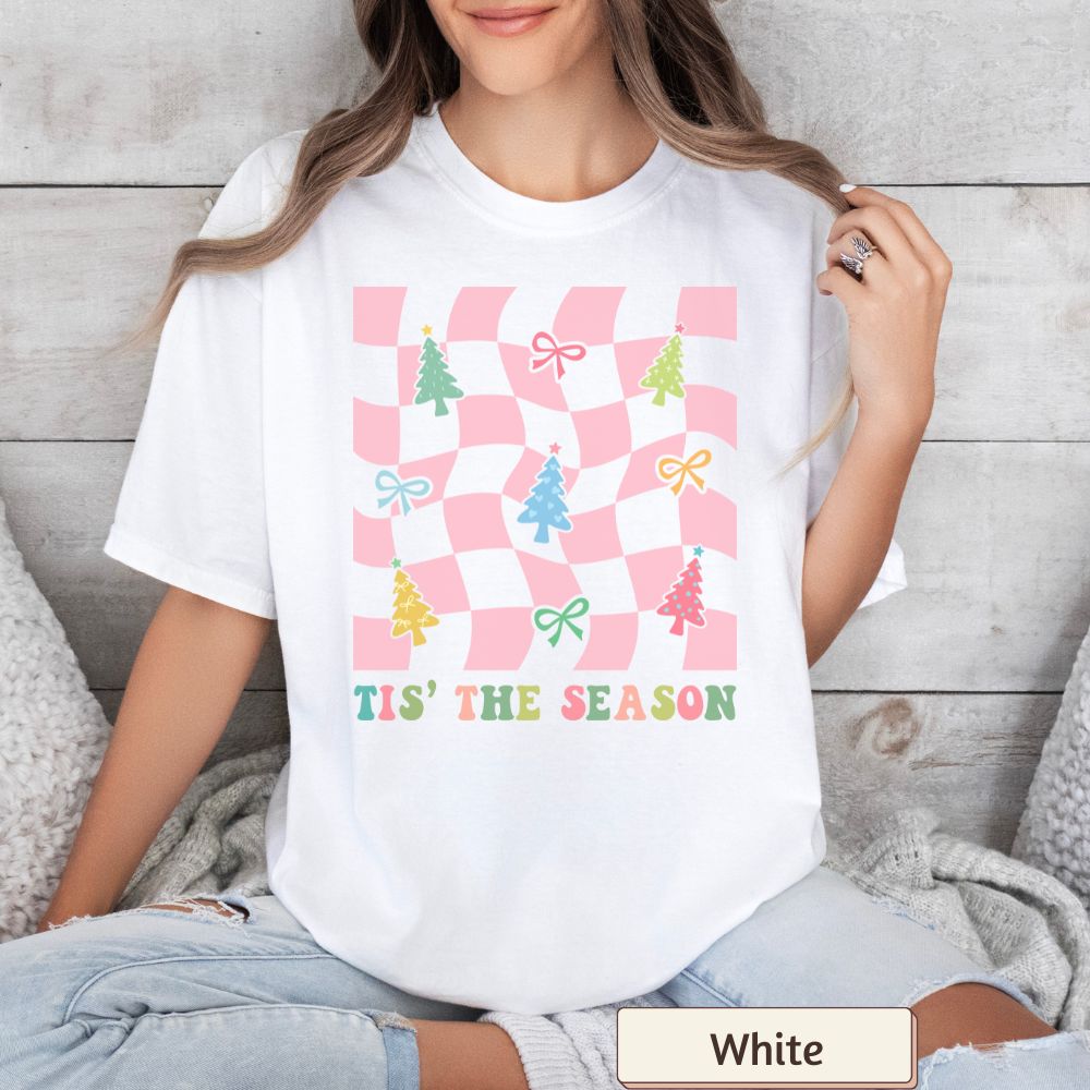 Christmas T-Shirt - Comfort Colors Women's - 'Tis the Season - Boho Retro Holiday Style